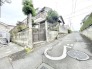 街並みに馴染む落ち着いた佇まいで、日々の暮らしに穏やかな安らぎを感じさせてくれる住まいです。