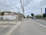 見通しのよいフラットな地勢で、周辺環境とも調和する落ち着いた佇まいが魅力です。