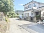 穏やかな街並みに溶け込む、落ち着いた佇まいの住まいが日々の暮らしに安らぎをもたらします。