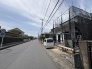 静かな街並みに穏やかな時間が流れる、落ち着きある住環境が広がっています。