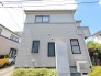 街並みに溶け込む落ち着いた外観が、日々の暮らしに心地よい安心感をもたらしてくれます。