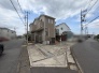 東南角地、日当り良好です。
