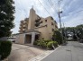 閑静な住宅地で、小さなお子様がいるご家族にも安心。
