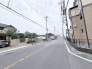 落ち着いた街並みが広がる閑静なエリアで、日々の暮らしに穏やかな安らぎを感じられる住環境です。