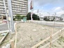 周囲の環境と調和しながら、自分らしい暮らしの基盤を築くための広がりを感じさせる用地です。