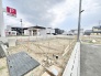 新しい暮らしの拠点として、理想の住まいを自由に描き出せるゆとりある敷地です。