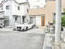 閑静な住宅街に佇む、日々の暮らしにゆとりと心地よい平穏をもたらす住環境です。