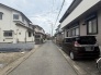 落ち着いた時間が流れる、穏やかな空気感に包まれた閑静な住宅街の風景です。