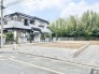 豊かな緑の背景に包まれた、ゆとりと静けさを感じさせる落ち着きある住環境。
