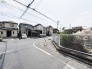 整然とした住宅街が広がり、落ち着きのある穏やかな環境が毎日の暮らしを包み込みます。