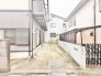周囲の住環境と調和した、落ち着きのある佇まいが魅力の居住スペースです。
