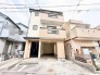 街並みに穏やかに溶け込み、日常の暮らしを優しく受け止めてくれる落ち着きある佇まいです。