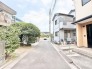 落ち着いた住宅街の風景に馴染み、穏やかな時間が流れる穏やかな住環境が整っています。