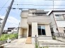 周囲の街並みに溶け込みながら、日々の暮らしに心地よさと落ち着きをもたらす洗練された外観デザイン。