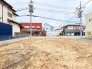 周辺環境との調和を感じられる、ゆとりある敷地はこれからの暮らしを自由に描き出せる空間です。