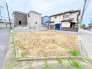 周辺環境と調和する穏やかな街並みに位置し、理想の住まいを叶えるための可能性が広がる一画です。