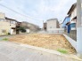 閑静な住宅街の中にあり、新しい暮らしの始まりを静かに予感させる整った敷地です。