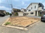 これからの暮らしを自由に描き出せる、穏やかな住宅街に佇むゆとりある敷地です。