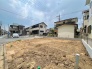 周辺の落ち着いた街並みと調和する、開放感あふれる広々とした敷地で理想の暮らしを描けます。