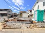 新しい暮らしの形を整えるため、着々と基礎工事が進められている穏やかな住環境です。