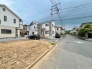 穏やかな時間が流れる住宅街に位置し、これからの暮らしを自由に描き出せるゆとりある土地環境です。