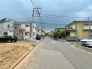 穏やかな空気が流れる、落ち着いた佇まいの住宅街が日々の暮らしを包み込みます。