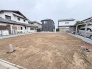 閑静な住宅街の中に位置し、これから描く暮らしの形を受け止めてくれる広々とした敷地です。