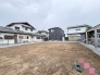 周囲の落ち着いた環境に調和し、これから描く理想の暮らしをゆったりと受け止めてくれる広々とした空間です。