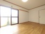 木のぬくもりが感じられる素朴な空間は、日々の暮らしに穏やかな安らぎをもたらしてくれます。