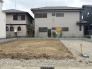理想の住まいをゼロから描き出せる、静かな住宅街に佇む広々とした敷地です。
