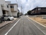 閑静な住宅街に位置し、落ち着いた穏やかな日常が流れる住環境が整っています。