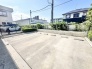ゆとりあるスペースが確保された、日々の暮らしをスムーズに支える落ち着いた佇まいの区画です。