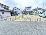 周囲の住環境と調和しながら、自由な発想で理想の暮らしを描ける開放的な敷地です。