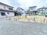 周囲の環境と調和しながら、自分らしい暮らしを自由に描き出せる静かな住環境が整っています。