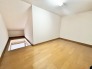 小屋裏収納　日常から少し離れたような静けさが漂い、自分だけの隠れ家として心地よく過ごせる空間です。