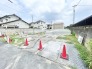 静かな住宅街に位置する、新しい暮らしの始まりを感じさせる広々とした敷地です。