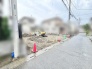 新しい住まいを想像させる、閑静な住宅街に位置した整った敷地です。
