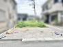 周囲の建物と調和し、穏やかな暮らしを育むための素地が整った、落ち着きのある区画です。