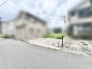 閑静な住宅街の一角にあり、新しい暮らしの構想を静かに描き出せる素直な広がりを持った土地です。
