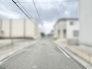 穏やかな時間が流れる落ち着いた住宅街で、日々の暮らしに安らぎを感じられる住環境が整っています。
