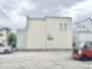 穏やかな空気が流れる閑静な住宅街で、日々の暮らしに静寂と心地よい落ち着きをもたらしてくれます。