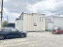 洗練された佇まいが街並みに静かに溶け込み、日々の暮らしに落ち着きをもたらす端正な外観です。