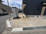 住まいを自分らしく整えていく期待が高まる、ゆとりある敷地の外観です。
