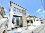 洗練された外観が周囲の街並みと調和し、住まう方の個性を静かに引き立てる心地よい佇まいです。