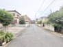 穏やかな時間が流れる落ち着いた住宅街で、日々の暮らしに安らぎを感じられる住環境が整っています。