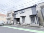 すっきりと整えられた外観が、日々の暮らしに静かな安らぎをもたらす住まいです。