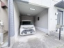 雨の日でも落ち着いて支度ができる、住まいに寄り添うゆとりある空間です。