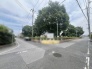 豊かな緑が街並みに彩りを添え、穏やかな時間が流れる落ち着いた住環境が整っています。