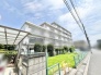 空の広がりと穏やかな緑の景観が、日々の暮らしに心地よいゆとりをもたらす住まいです。
