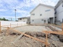 新しい暮らしの始まりを感じさせる、落ち着いた環境に位置する開放的な土地の表情です。